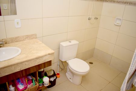 Casa para alugar com 183m², 3 quartos e 2 vagasBanheiro da Suíte