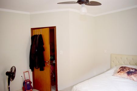 Casa para alugar com 183m², 3 quartos e 2 vagasSuíte