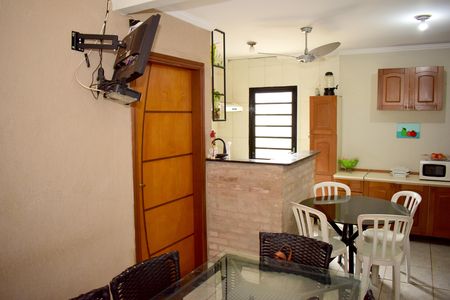 Casa para alugar com 183m², 3 quartos e 2 vagasCozinha
