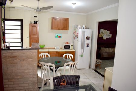 Casa para alugar com 183m², 3 quartos e 2 vagasCozinha