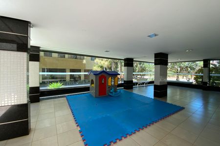 Apartamento para alugar com 323m², 5 quartos e 3 vagas Apartamento para alugar com 323m², 5 quartos e 3 vagasÁrea comum - Playground