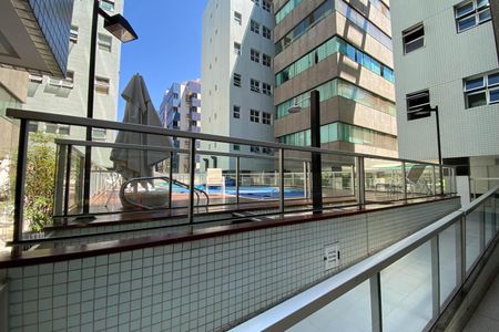 Apartamento para alugar com 323m², 5 quartos e 3 vagas Apartamento para alugar com 323m², 5 quartos e 3 vagasÁrea comum - Piscina