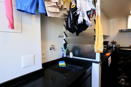 Apartamento para alugar com 96m², 2 quartos e 2 vagas Apartamento para alugar com 96m², 2 quartos e 2 vagasCozinha e Área de Serviço