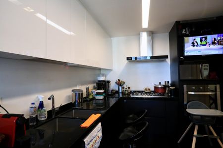 Apartamento para alugar com 96m², 2 quartos e 2 vagas Apartamento para alugar com 96m², 2 quartos e 2 vagasCozinha e Área de Serviço