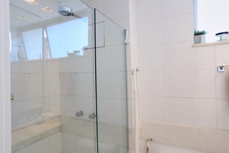 Apartamento para alugar com 96m², 2 quartos e 2 vagas Apartamento para alugar com 96m², 2 quartos e 2 vagasBanheiro da Suíte