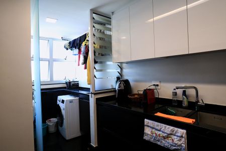 Apartamento para alugar com 96m², 2 quartos e 2 vagas Apartamento para alugar com 96m², 2 quartos e 2 vagasCozinha e Área de Serviço