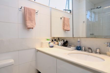 Apartamento para alugar com 96m², 2 quartos e 2 vagas Apartamento para alugar com 96m², 2 quartos e 2 vagasBanheiro da Suíte