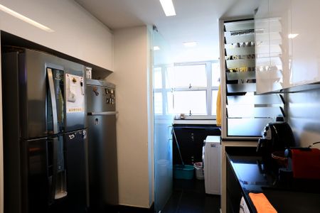Apartamento para alugar com 96m², 2 quartos e 2 vagas Apartamento para alugar com 96m², 2 quartos e 2 vagasCozinha e Área de Serviço