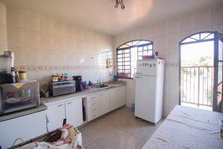 Casa para alugar com 400m², 6 quartos e 2 vagas Casa para alugar com 400m², 6 quartos e 2 vagasCozinha