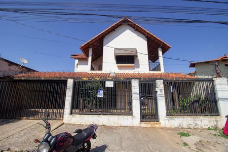 Casa para alugar com 400m², 6 quartos e 2 vagas Casa para alugar com 400m², 6 quartos e 2 vagasFachada