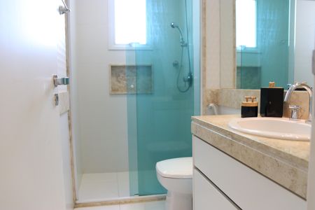 Apartamento para alugar com 264m², 4 quartos e 3 vagasBanheiro da Suíte 1