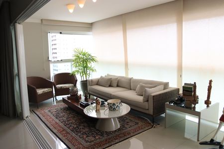 Varanda de apartamento para alugar com 4 quartos, 264m² em Setor Marista, Goiânia