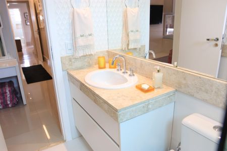 Apartamento para alugar com 264m², 4 quartos e 3 vagasBanheiro da Suíte 3