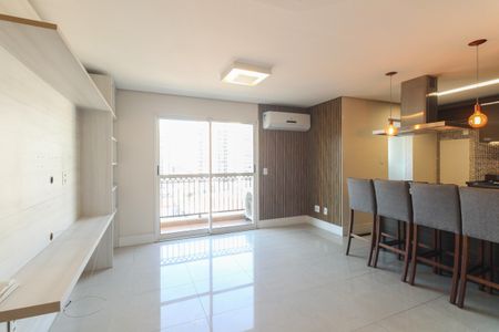 Apartamento à venda com 71m², 2 quartos e 2 vagasSala