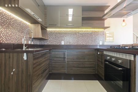 Apartamento à venda com 71m², 2 quartos e 2 vagasCozinha