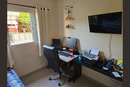 Casa à venda com 148m², 3 quartos e 3 vagasEscritório