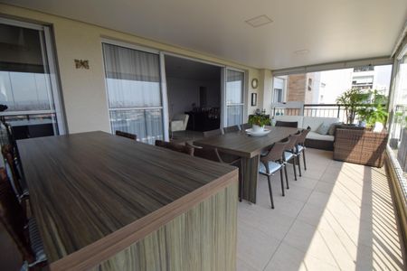 Apartamento à venda com 167m², 3 quartos e 3 vagasVaranda