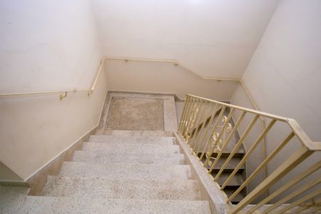 Apartamento para alugar com 63m², 2 quartos e 1 vagaEscada