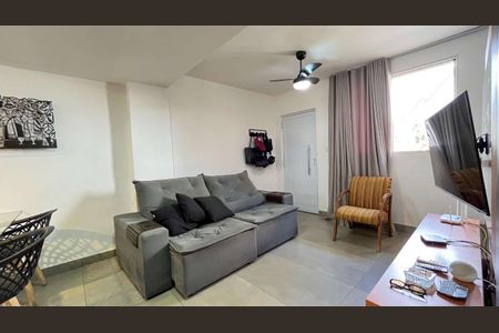 Casa à venda com 2 quartos, 99m² em Castelo, Belo Horizonte