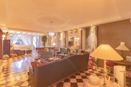 Sala de casa à venda com 4 quartos, 600m² em Planalto Paulista, São Paulo