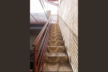 Casa para alugar com 364m², 4 quartos e 2 vagasEscada