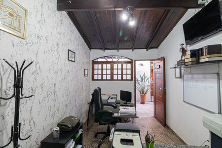 Casa para alugar com 364m², 4 quartos e 2 vagasEscritório