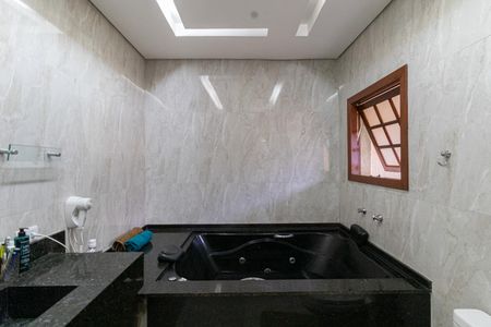 Casa para alugar com 364m², 4 quartos e 2 vagasBanheiro Suíte 1