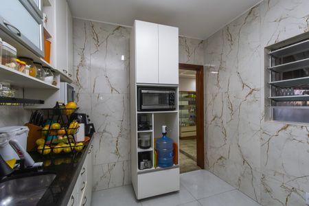 Casa à venda com 213m², 3 quartos e 2 vagas Casa à venda com 213m², 3 quartos e 2 vagasCozinha
