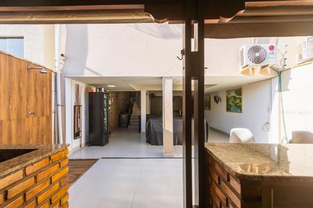 Casa à venda com 213m², 3 quartos e 2 vagas Casa à venda com 213m², 3 quartos e 2 vagasÁrea gourmet