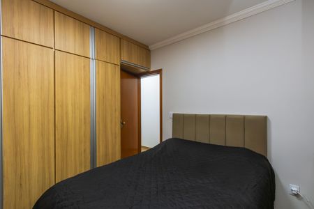 Casa à venda com 213m², 3 quartos e 2 vagas Casa à venda com 213m², 3 quartos e 2 vagasQuarto 2