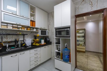 Casa à venda com 213m², 3 quartos e 2 vagas Casa à venda com 213m², 3 quartos e 2 vagasCozinha