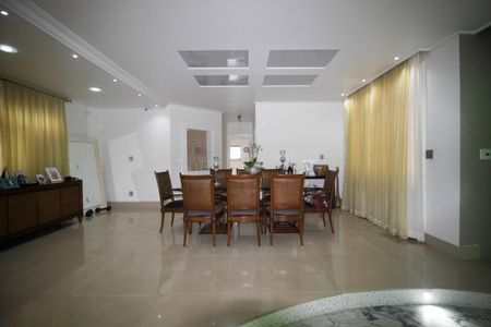 Casa de condomínio para alugar com 750m², 3 quartos e sem vagaSala de Jantar