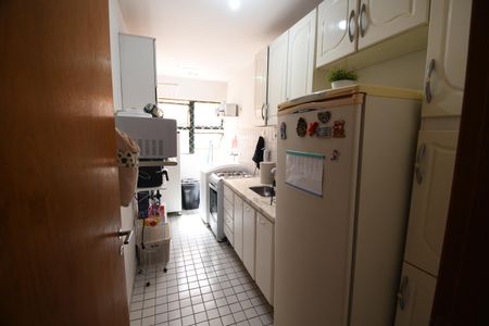 Apartamento à venda com 77m², 2 quartos e 1 vagaCozinha