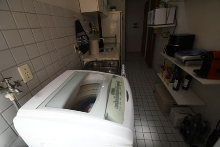 Apartamento à venda com 77m², 2 quartos e 1 vagaÁrea de Serviço