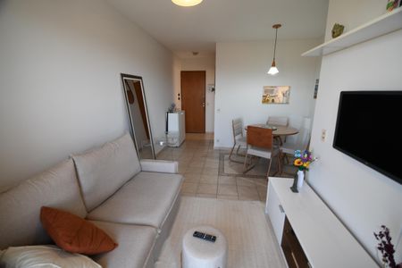 Apartamento à venda com 77m², 2 quartos e 1 vagaSala