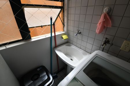 Apartamento à venda com 77m², 2 quartos e 1 vagaÁrea de Serviço