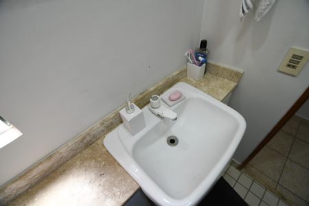 Apartamento à venda com 77m², 2 quartos e 1 vagaBanheiro