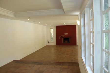 Casa de condomínio para alugar com 456m², 5 quartos e 8 vagasSala