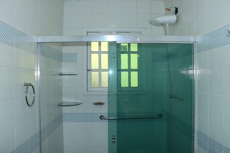 Casa de condomínio para alugar com 456m², 5 quartos e 8 vagasBanheiro da Suíte 2