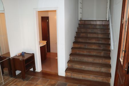 Casa de condomínio para alugar com 456m², 5 quartos e 8 vagasHall