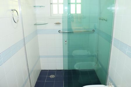 Casa de condomínio para alugar com 456m², 5 quartos e 8 vagasBanheiro da Suíte 2