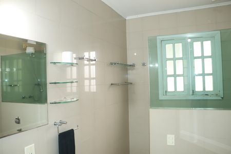 Casa de condomínio para alugar com 456m², 5 quartos e 8 vagasBanheiro da Suíte 3