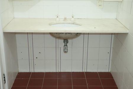 Casa de condomínio para alugar com 456m², 5 quartos e 8 vagasBanheiro da Suíte 1