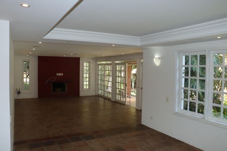 Casa de condomínio para alugar com 456m², 5 quartos e 8 vagasSala