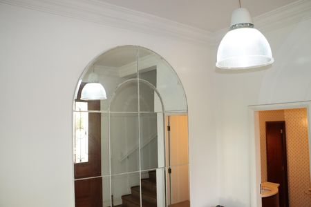 Casa de condomínio para alugar com 456m², 5 quartos e 8 vagasHall