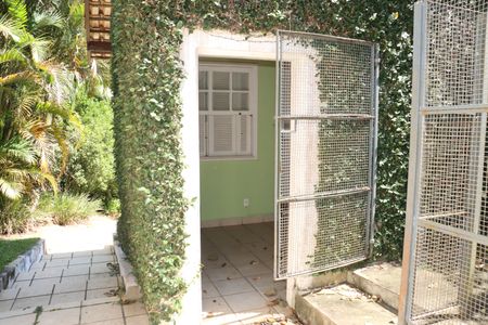 Casa de condomínio para alugar com 456m², 5 quartos e 8 vagasQuarto de Serviço 3