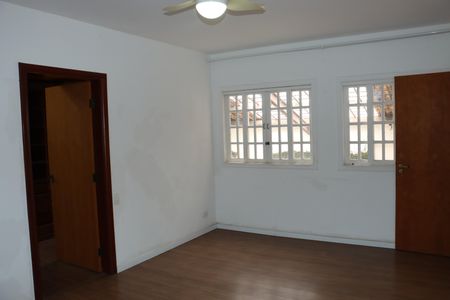 Casa de condomínio para alugar com 456m², 5 quartos e 8 vagasSuíte 3