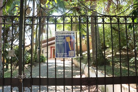 Casa de condomínio para alugar com 456m², 5 quartos e 8 vagasPlaca