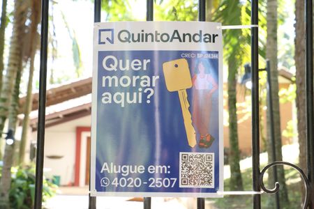Casa de condomínio para alugar com 456m², 5 quartos e 8 vagasPlaca