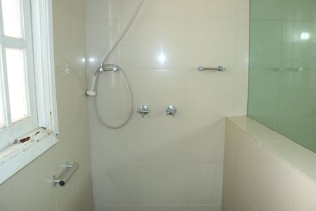 Casa de condomínio para alugar com 456m², 5 quartos e 8 vagasBanheiro da Suíte 3